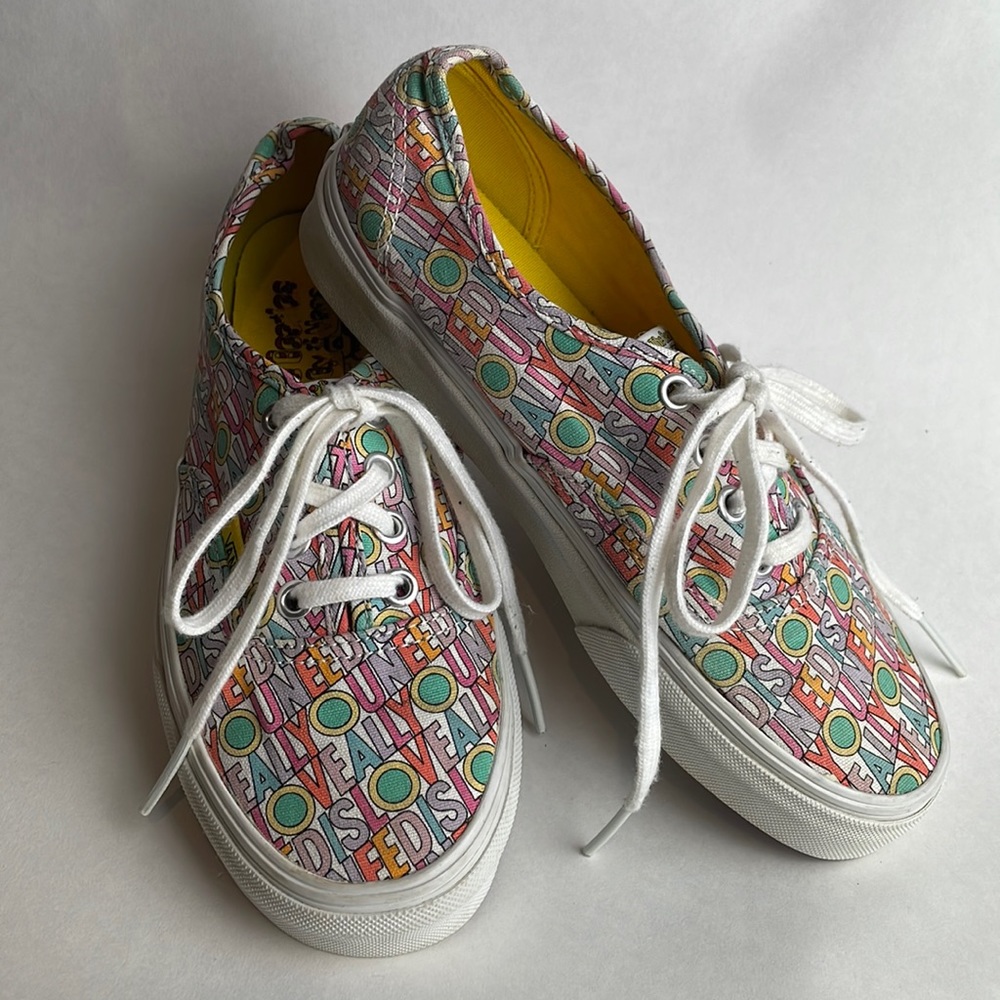 THE BEATLES BY VANS • YELLOW SUBMARINE • ALL YOU NEED IS LOVE • WOMENS 5.5